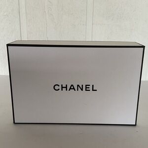 CHANEL GIFT BOX